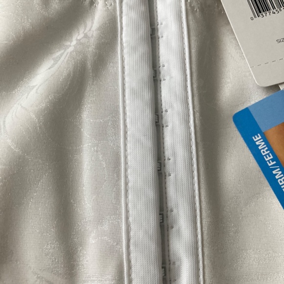 NWT Flexees by Maidenform Shapewear Firm Control Wist Nipper. - Picture 6 of 11